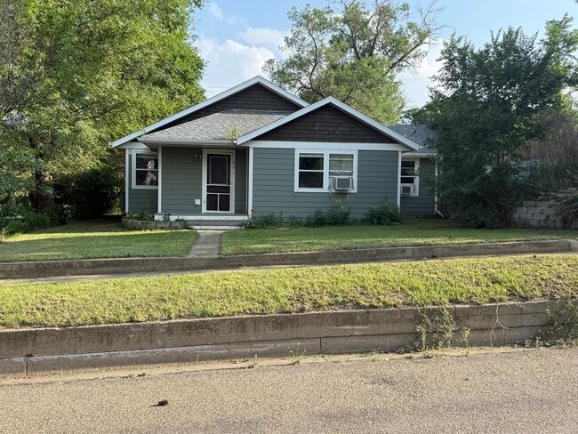 Building Photo - Single family home NOW AVAILABLE!
