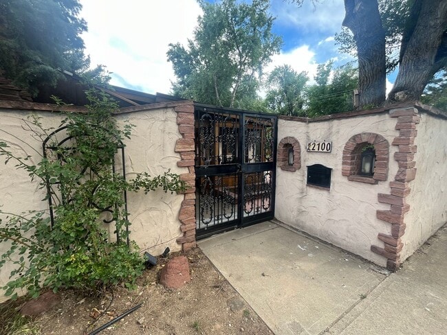 Building Photo - 2100 Baseline Rd Unit 2100 Baseline Rd A Rental