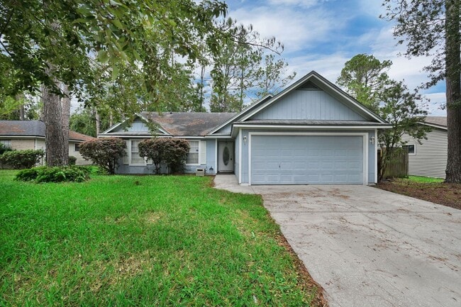 Photo - Welcome to this charming 3 bedroom, 2 bathroom home located in Jacksonville, FL