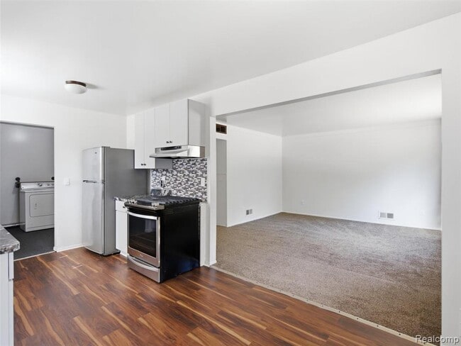Photo - 1221 E Granet Ave