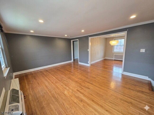 Photo - 112 Darwin Ave