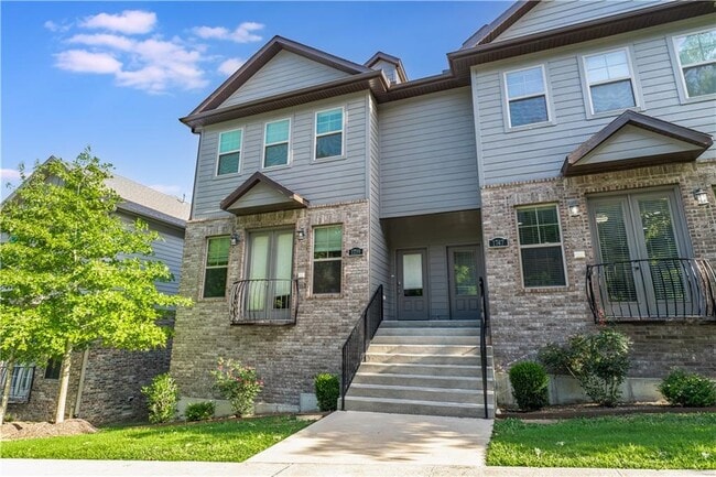 Photo - 1765 Nettleship St Townhome