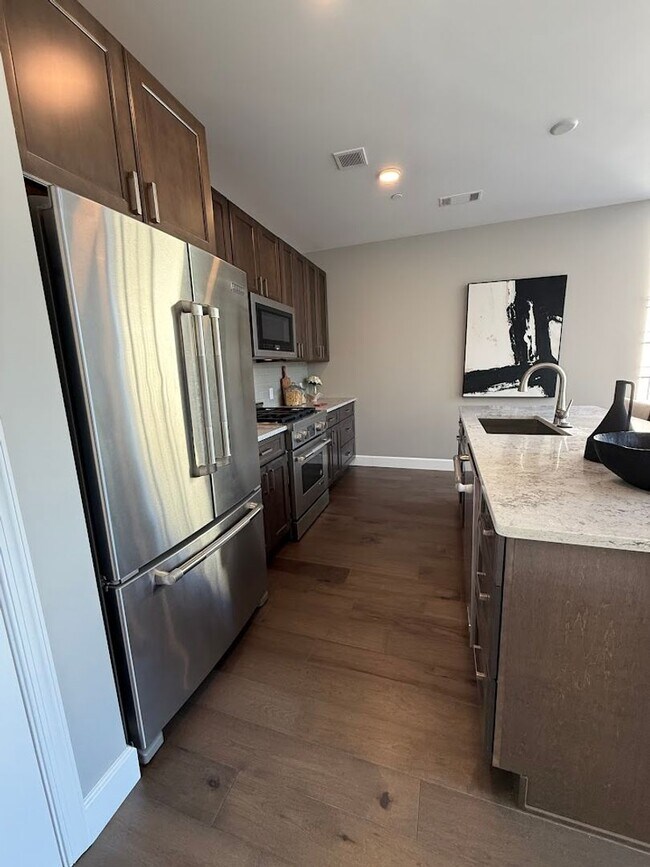 Photo - Gorgeous 2 Bedroom 2 Bathroom Downtown Con...