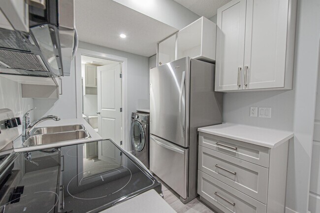 Photo - 1443 Cherniak Way SW