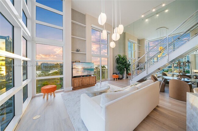 1701 Sunset Harbour Dr