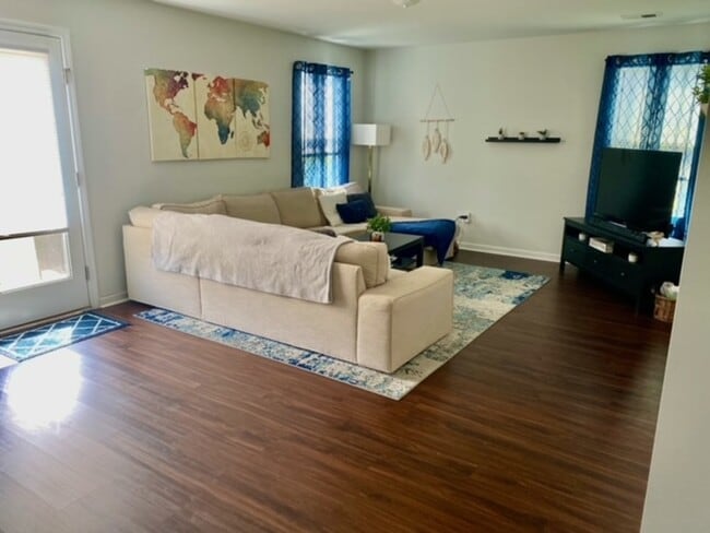 Photo - 811 Millsgrove Ct