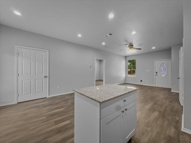 Photo - 2 Bowling Ln