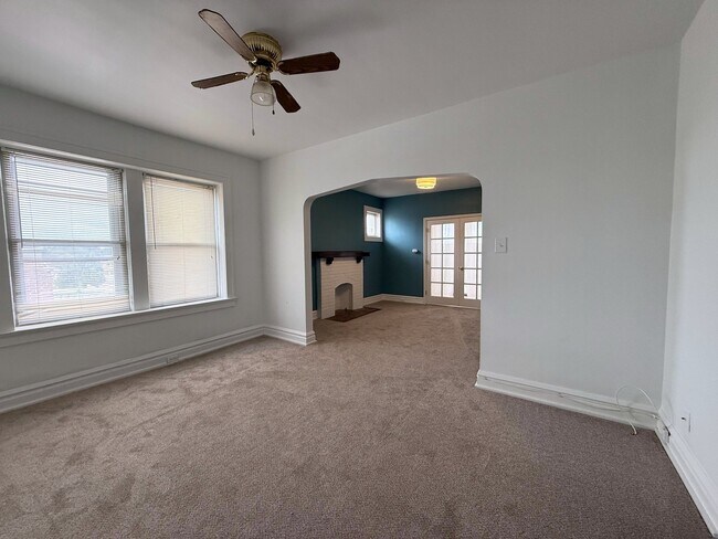 4909 Lansdowne Ave Unit 3E