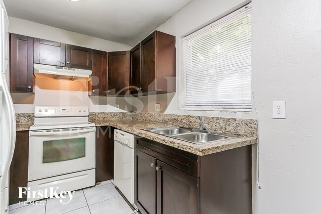 Photo - 4200 SW 18th St