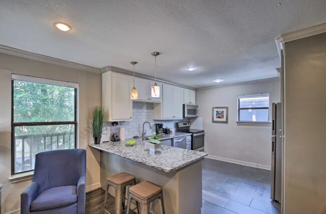Photo - 2211 Blodgett St Unit 5