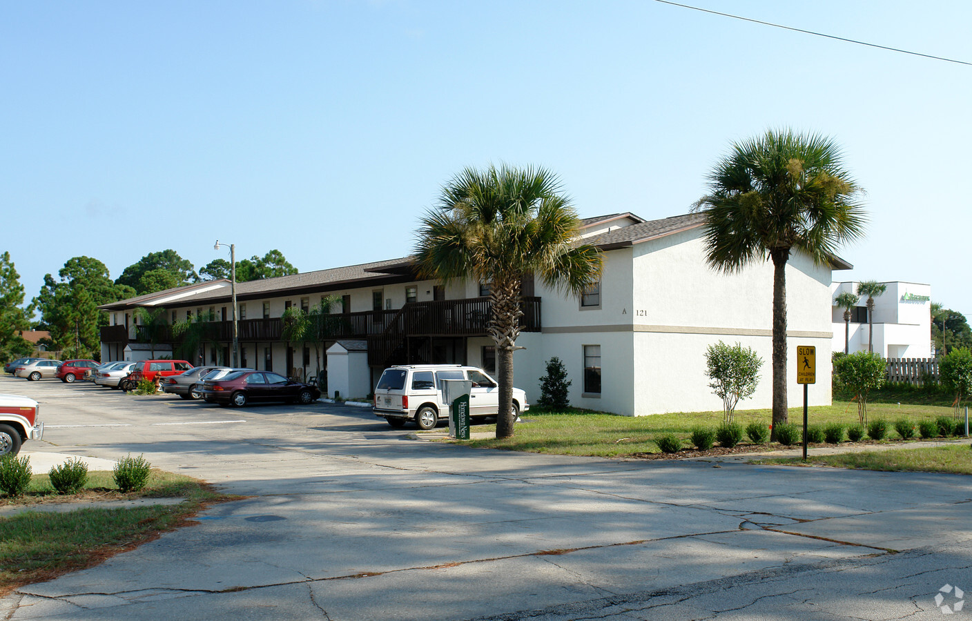 Edgewater Apartments - Edgewater Apartments