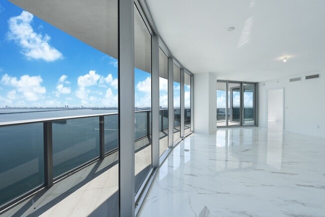 Photo - 488 NE 18th St Unit # 4415