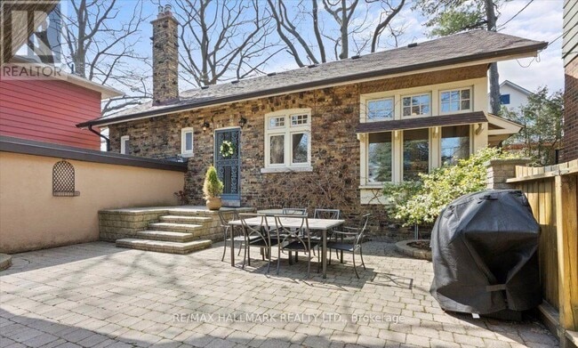 Photo - 100 Warden Ave.