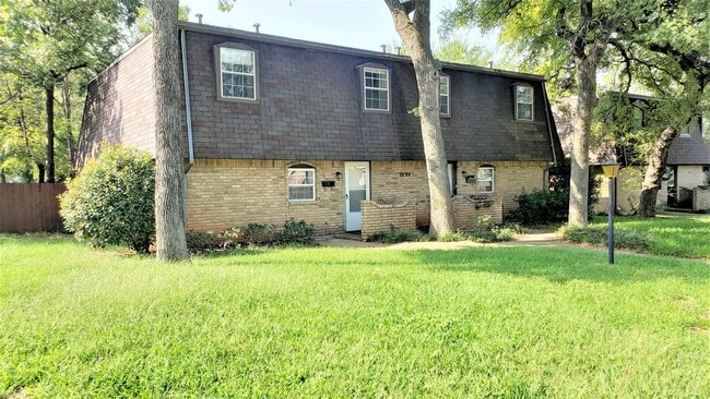 Building Photo - 7604 Bridges Ave Unit 7604 Bridges Ave. Apt. B