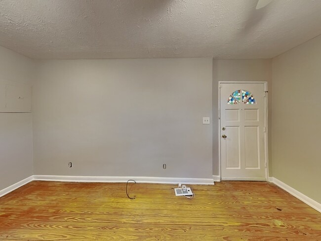 Photo - 1332 Eubanks Ave Unit 2