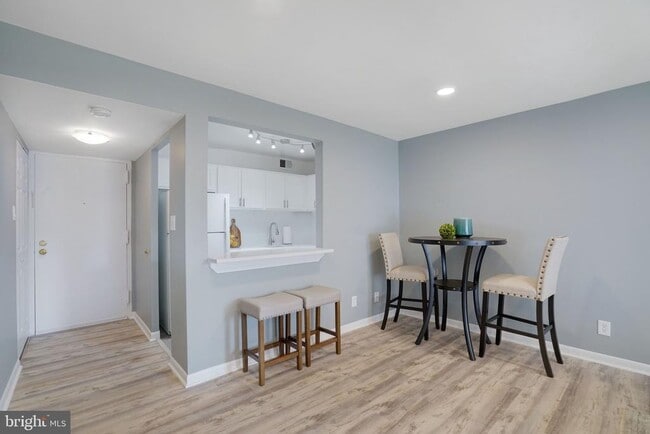 Photo - 3100 S Manchester St Unit 909