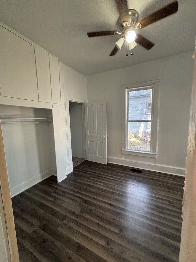 Photo - 514 W 4th St
