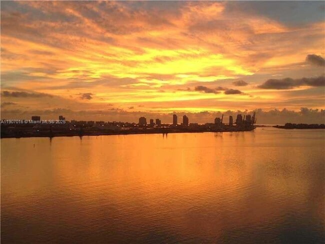 Photo - 770 Claughton Island Dr Unit 915