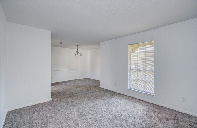 Photo - 7015 Maple Fox Dr