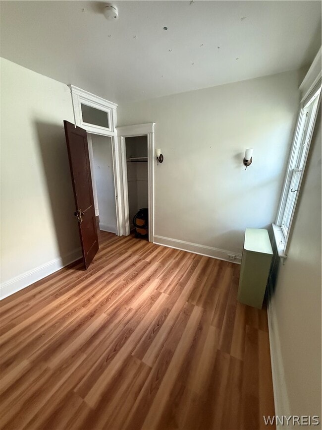 Photo - 37 Inwood Pl