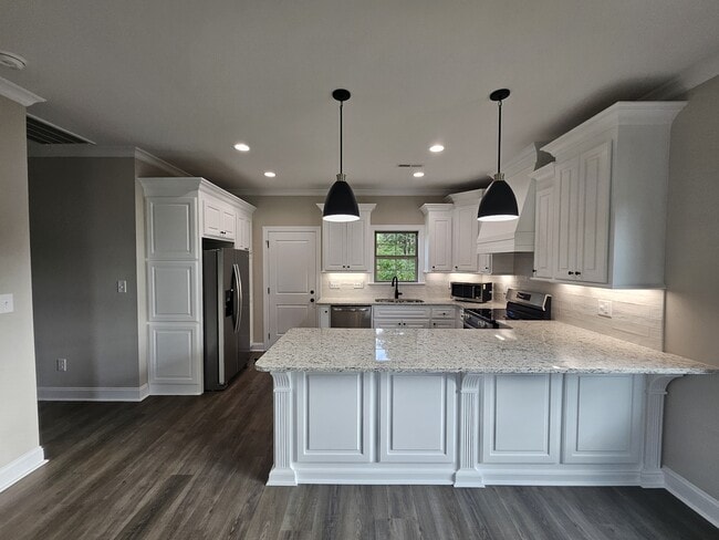 Photo - 894 Forehand Rd