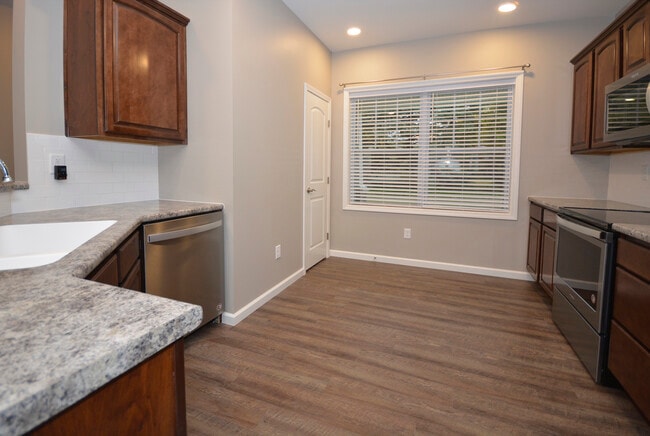 Photo - 512 Dearbaugh Ave