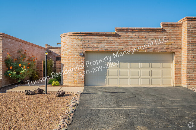 Building Photo - 5810 E Chiricahua Trail Rental