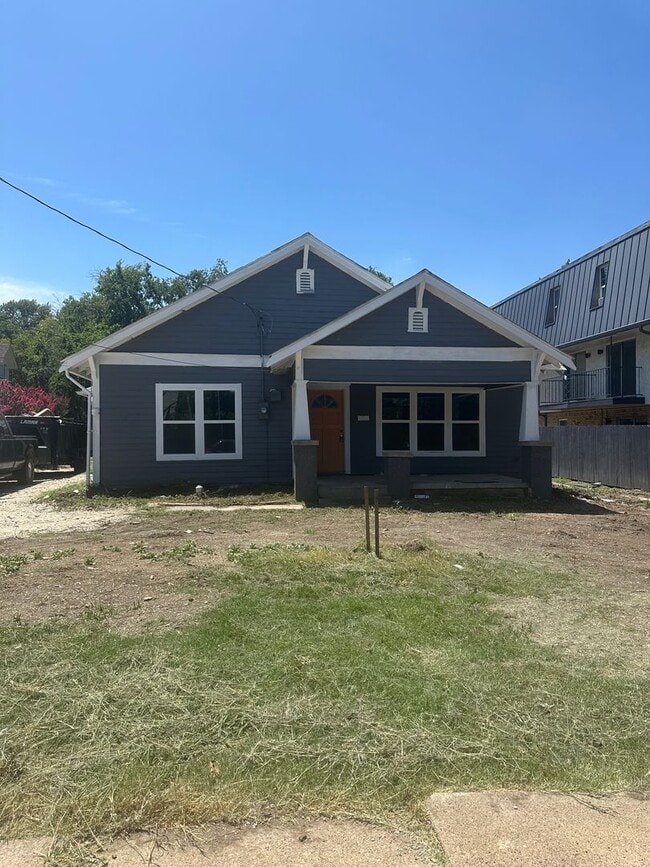 Building Photo - 4 Bedroom and 2 Full Bathroom House in the...