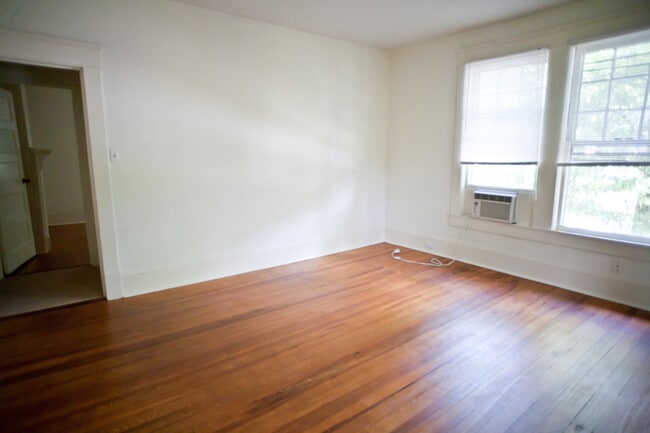 Photo - 212 2 McCauley Street