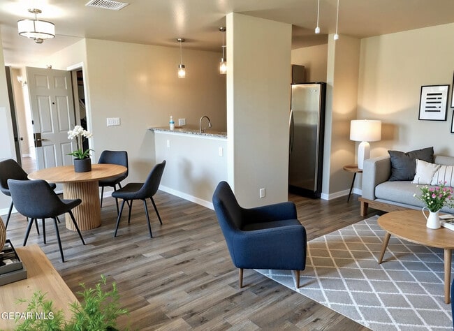 Photo - 5717 Manila Dr