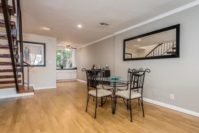 Photo - 4610 Densmore Ave
