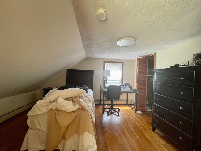 Photo - 585 Somerville Ave Apartments