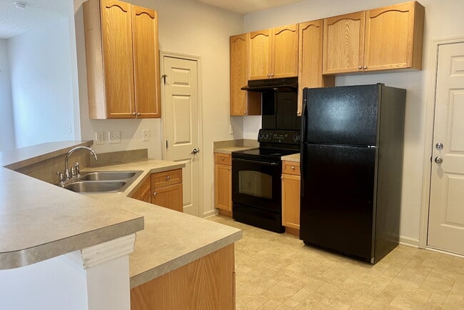 Photo - 990 Ashland Way