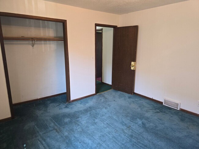 Photo - RENT SUX - 1310 COURT ST Unit 1