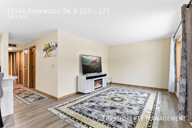 Photo - 13344 Parkwood Dr Unit 223