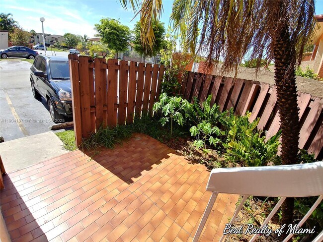 Photo - 9905 NW 9th St Cir