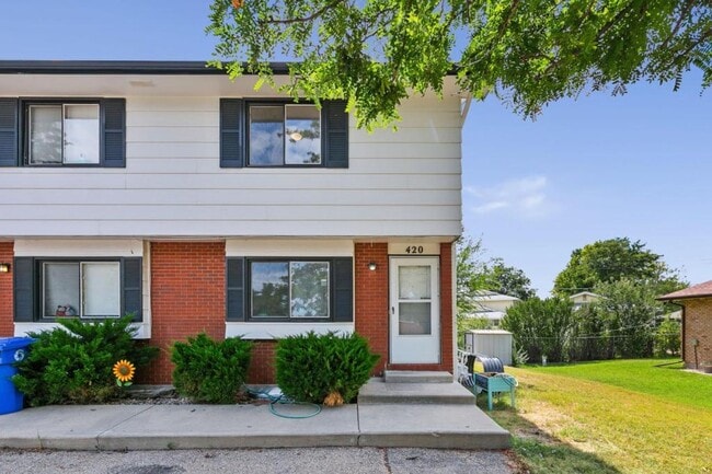 Building Photo - 420 Mulberry Dr Rental