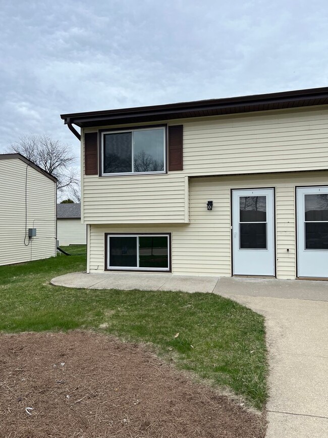 Photo - 545 Sandra Ln Unit #4