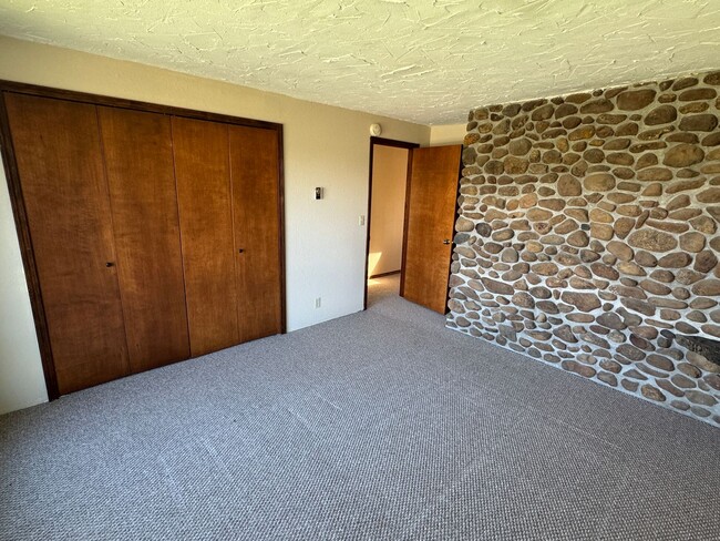 Photo - 3 Bedroom Home on Two Acres