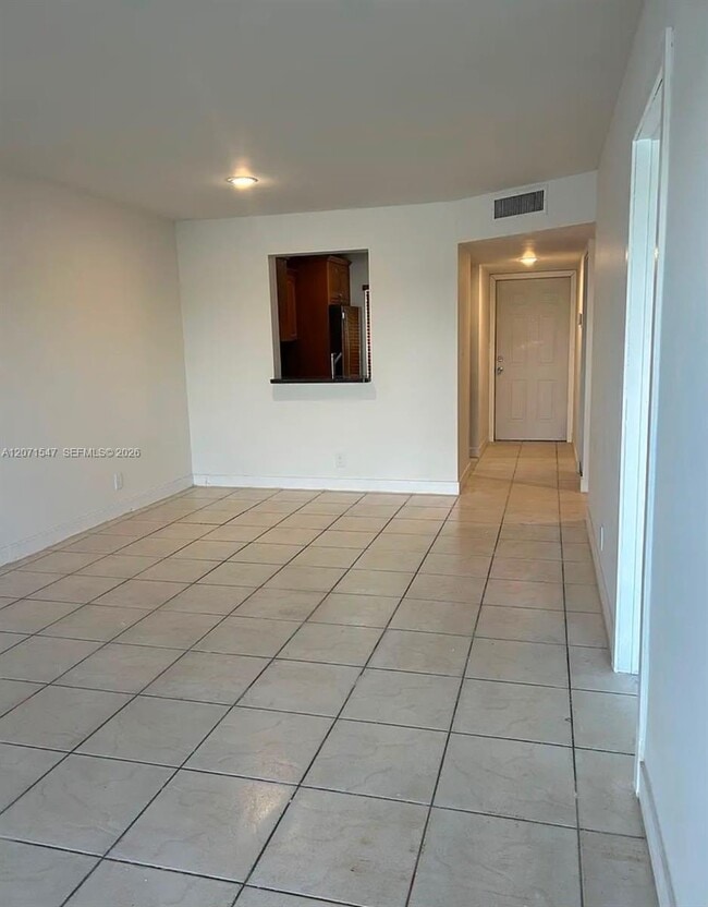Photo - 8720 N Sherman Cir Unit 307