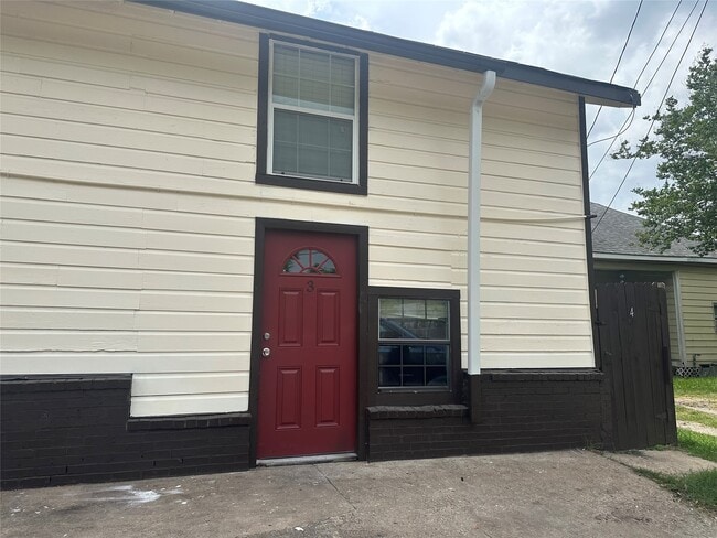 Photo - 135 N Maplewood St