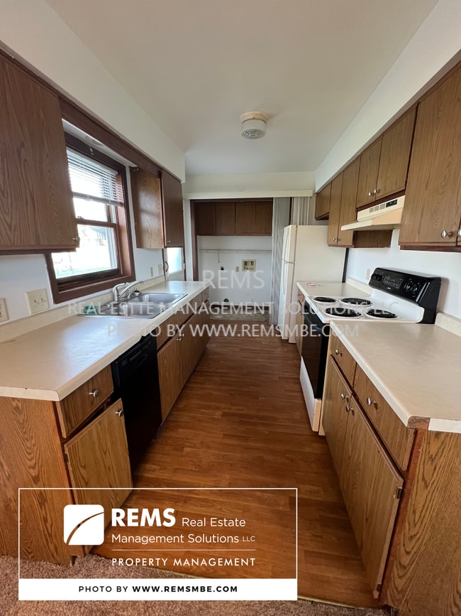 Photo - 155 W Adams St Unidad 1