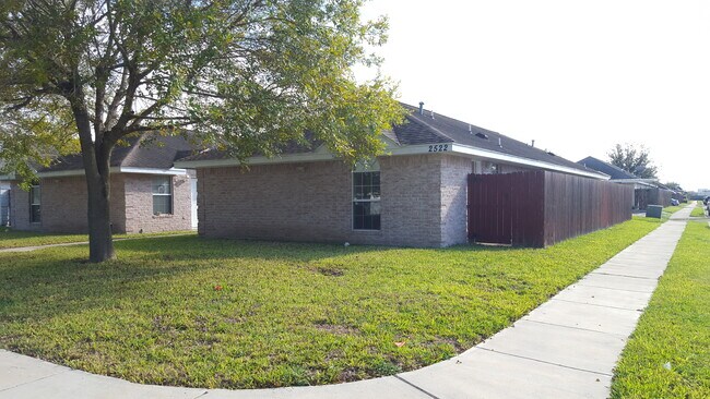 Photo - 2522 Fatima Ave