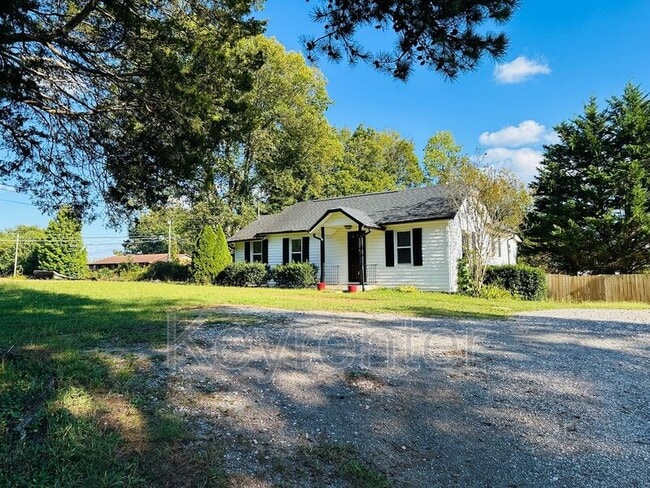 Photo - 1206 Cedar Ln