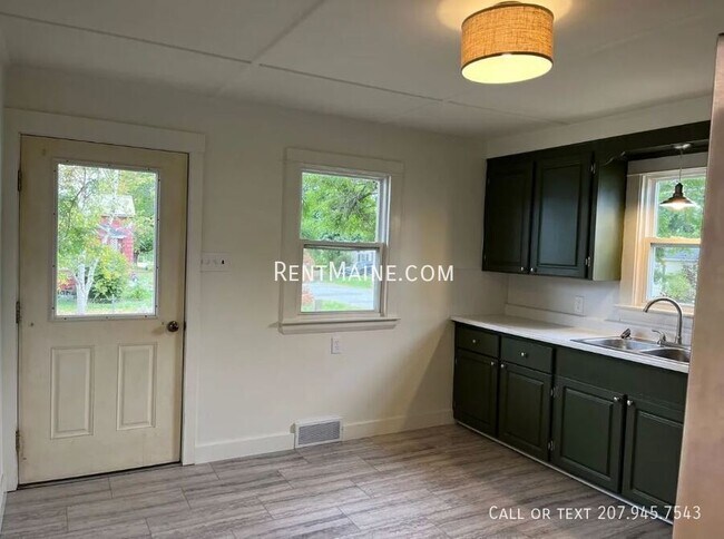 Photo - 33 Violette Ave