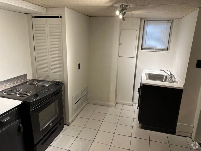 Building Photo - 219 W 7th Ave Unit 219 West 7th Ave Apt C