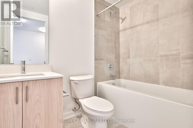 Photo - 2 Red Squirrel Ln. Unité D203