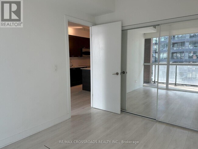 Photo - 169 Fort York Blvd Unit 607