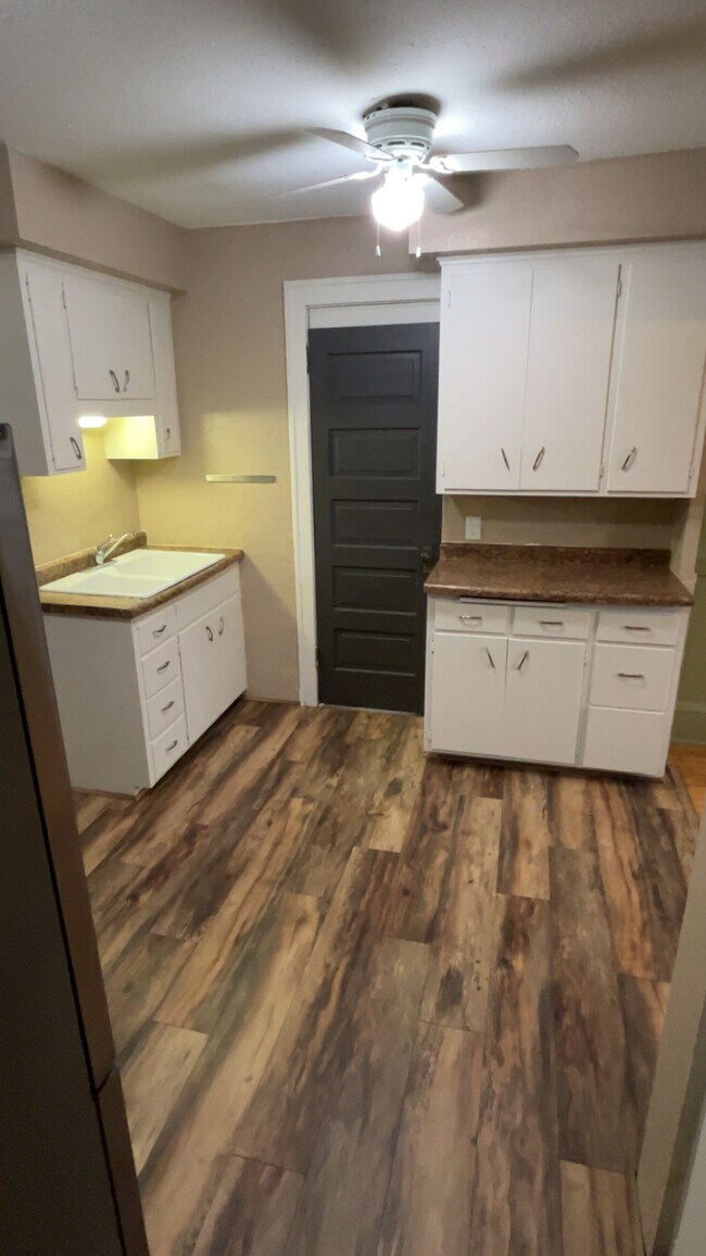 Kitchen - 1027 43rd Ave N Unidad Apartment #3