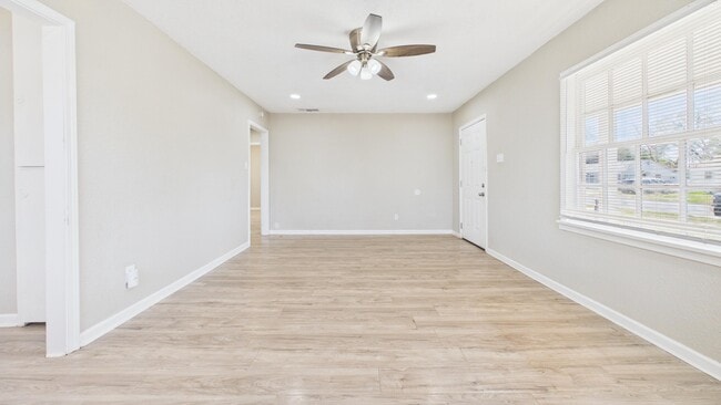 Photo - 2430 31st St